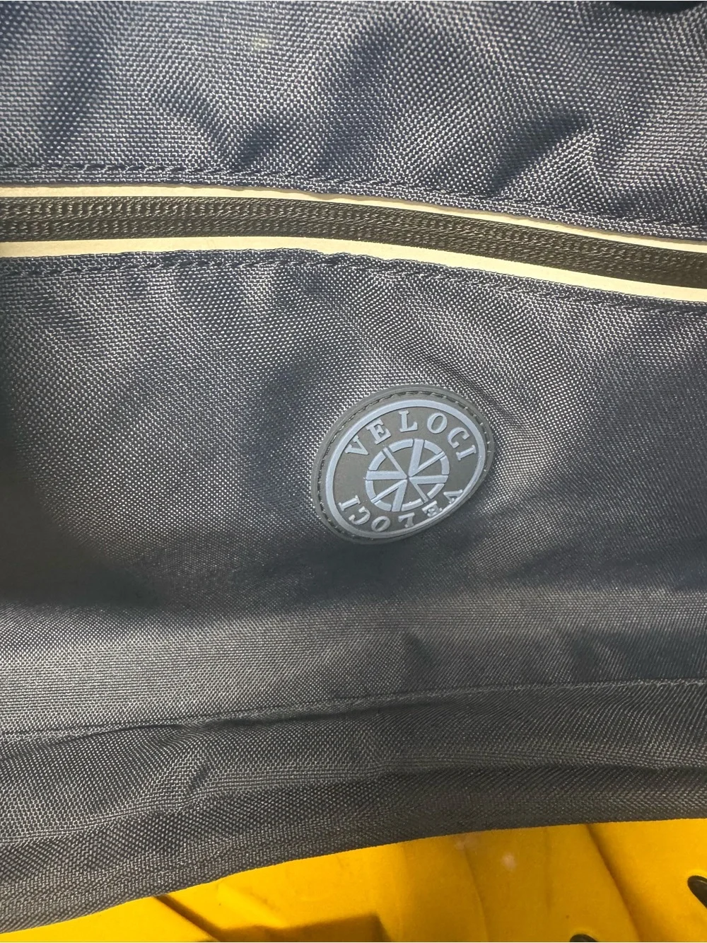 Veloci Men's Navy Duffle Bag - New with tags - Picture 3 of 4